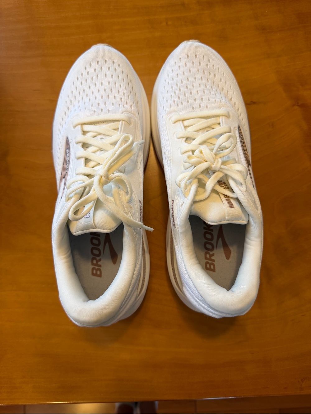 Brooks White Athletic Running Shoes with Brown Logo